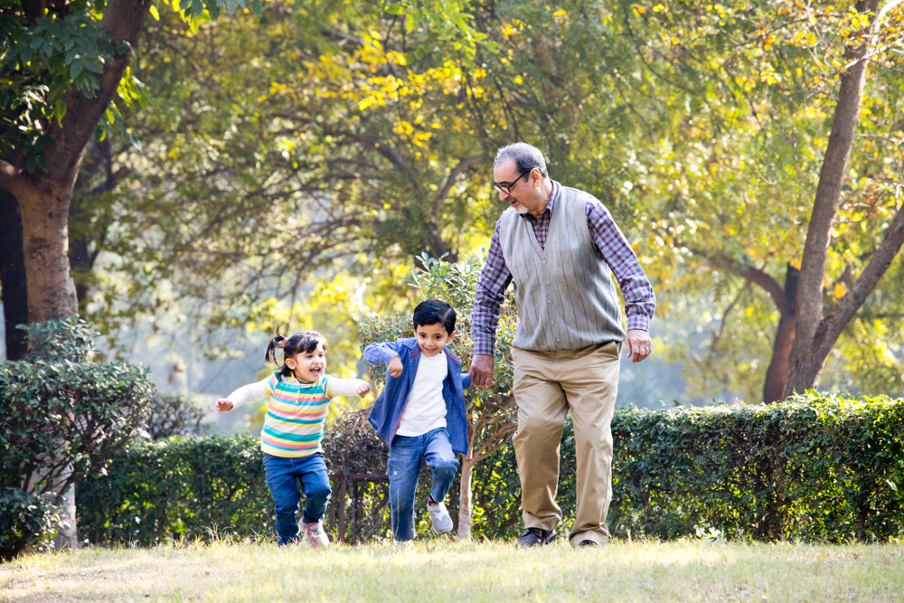 nivaan-care-solve-lower-back-pain-problems-elderly-old-age