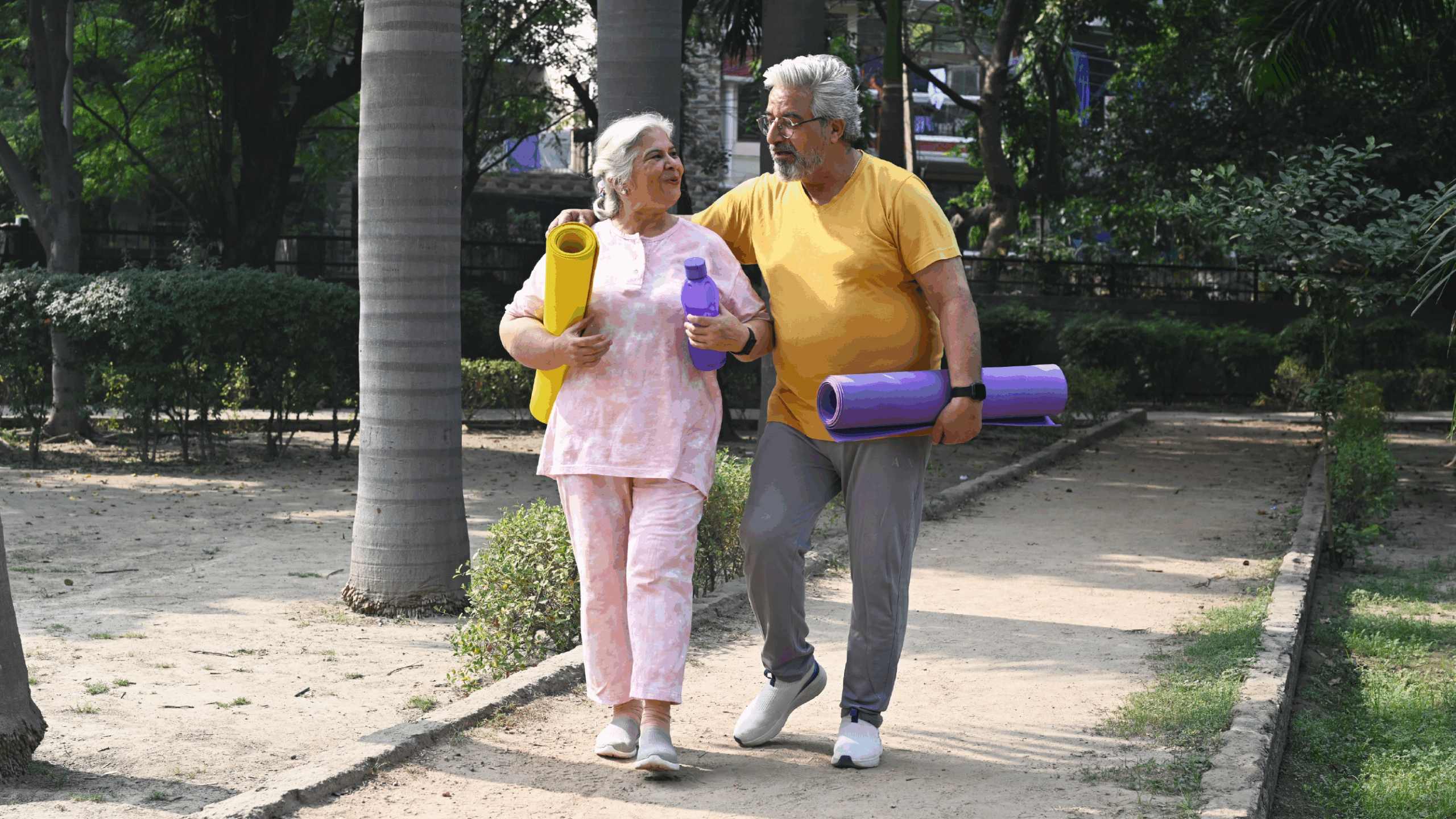 Nivaan-care-solve-knee-pain-problems-older-people-mobile
