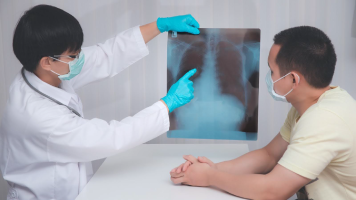 nivaan-care-shoulder-pain-cluster-Is-lung-cancer-a-sign-of-shoulder-blade-pain-hero